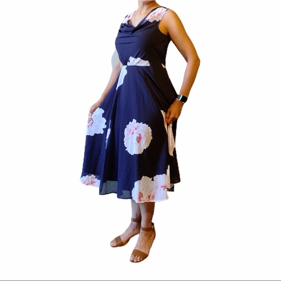 Floral Print Midi Dress Size M - Picture 3 of 6